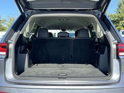 Used 2025 Volkswagen Atlas SE image 32