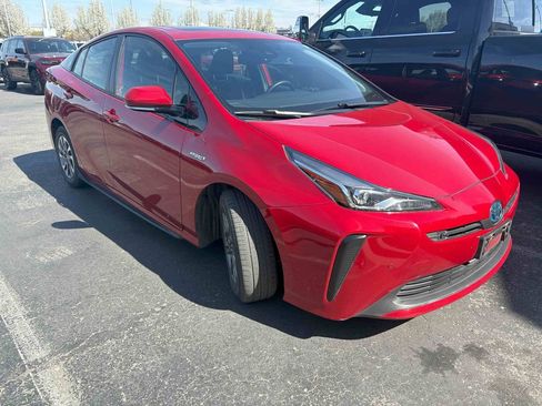 Used 2019 Toyota Prius XLE image 5