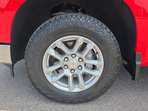 Used 2025 Chevrolet Silverado 1500 LT w/ Protection Package AWD/4WD image 9