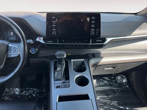 Used 2021 Toyota Sienna XSE w/ XSE Plus Package image 11