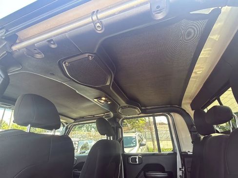 Used 2020 Jeep Gladiator Sport w/ Quick Order Package 24S image 29