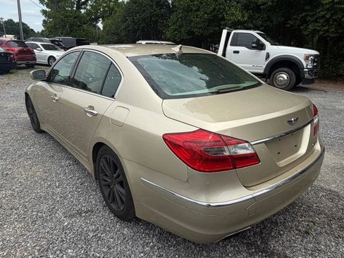 Used 2012 Hyundai Genesis 3.8 w/ Premium Pkg RWD image 5