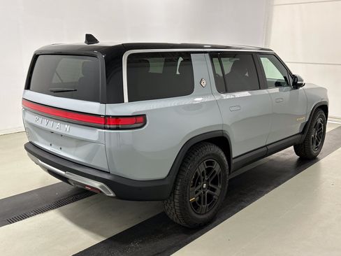 Used 2024 Rivian R1S Adventure AWD/4WD image 5