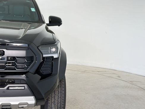 Used 2024 Toyota Tacoma 4x4 Double Cab Hybrid image 11