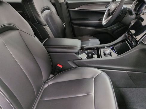 Certified 2023 Jeep Grand Cherokee L Limited image 22