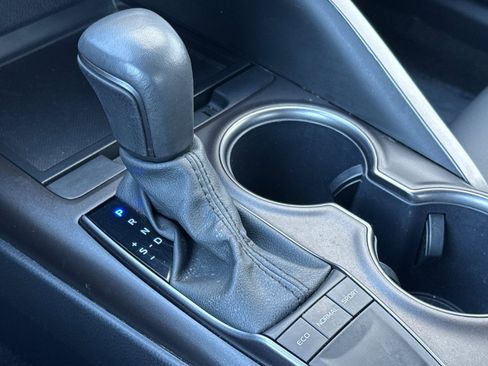 Used 2024 Toyota Camry SE image 23