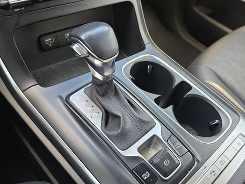 Certified 2022 Kia Carnival LX FWD image 27
