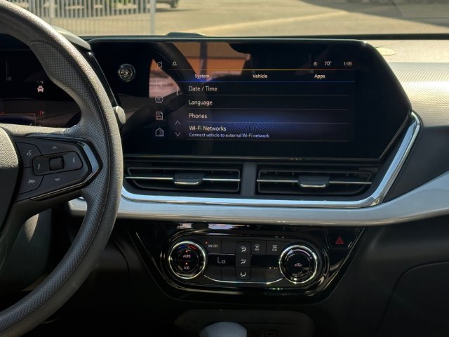 Used 2024 Chevrolet Trax LT FWD image 18
