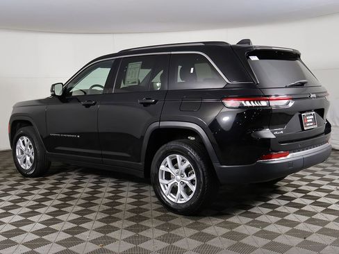 Used 2023 Jeep Grand Cherokee Limited AWD/4WD image 10