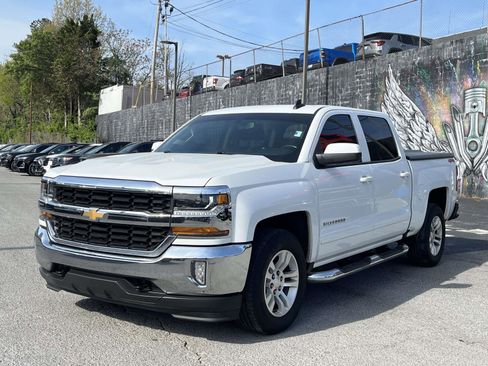 Used 2018 Chevrolet Silverado 1500 LT w/ All Star Edition image 3