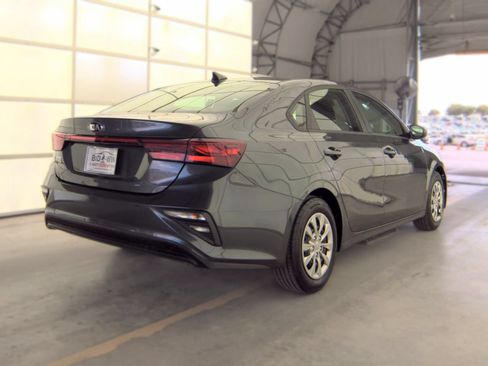 Used 2021 Kia Forte Sedan FWD image 4