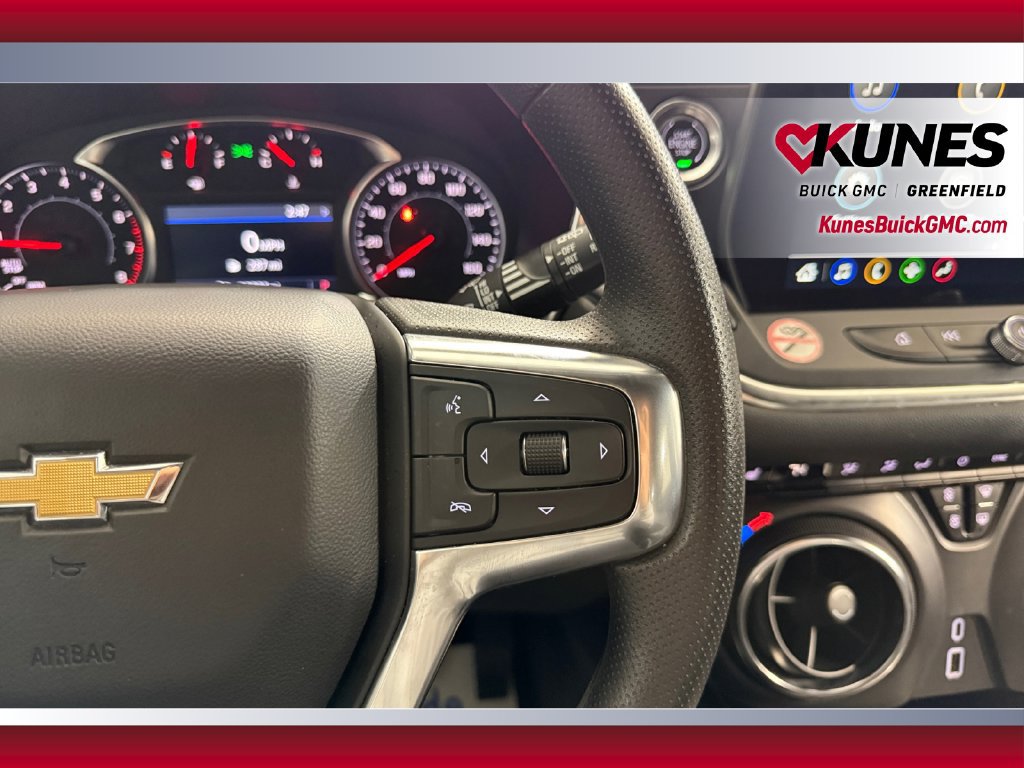 Used 2025 Chevrolet Blazer LT FWD image 18