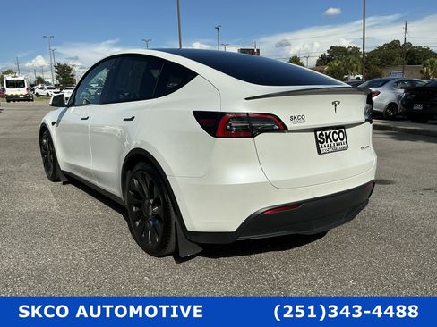 Used 2022 Tesla Model Y Performance AWD/4WD image 3
