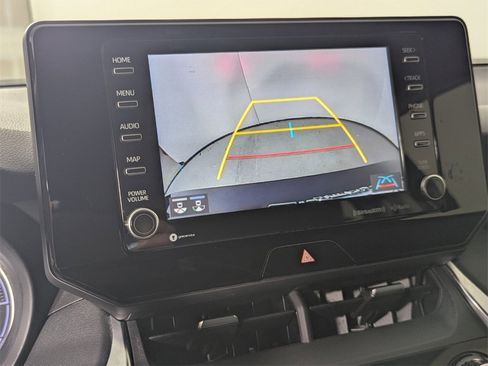 Used 2021 Toyota Venza LE image 21