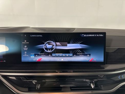 New 2026 BMW X5 xDrive40i w/ M Sport Package AWD/4WD image 15
