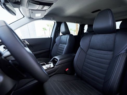 Used 2025 Mitsubishi Outlander SE image 30