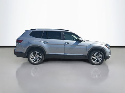 Used 2021 Volkswagen Atlas SE image 2
