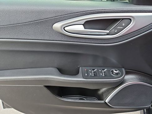 Used 2023 Alfa Romeo Giulia Veloce image 26