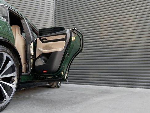 New 2024 Porsche Macan Turbo Electric image 34