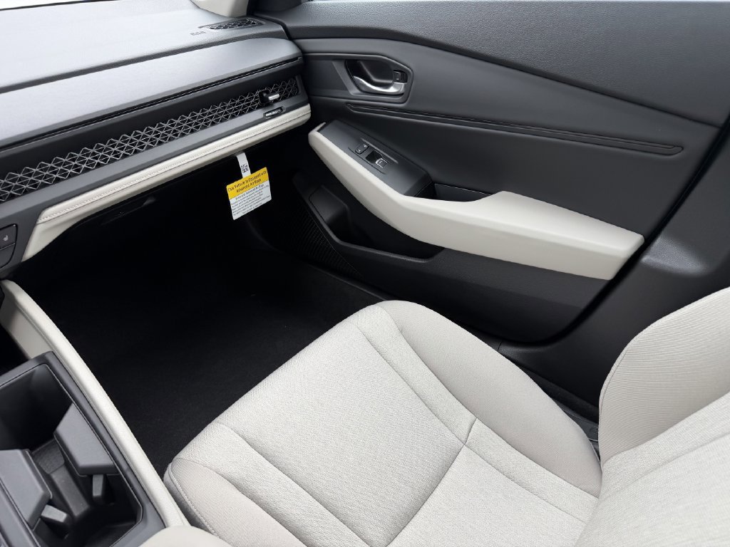 Used 2025 Honda Accord SE image 14