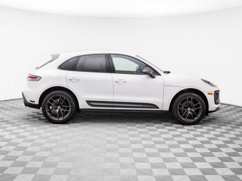 Certified 2023 Porsche Macan Turbo image 7