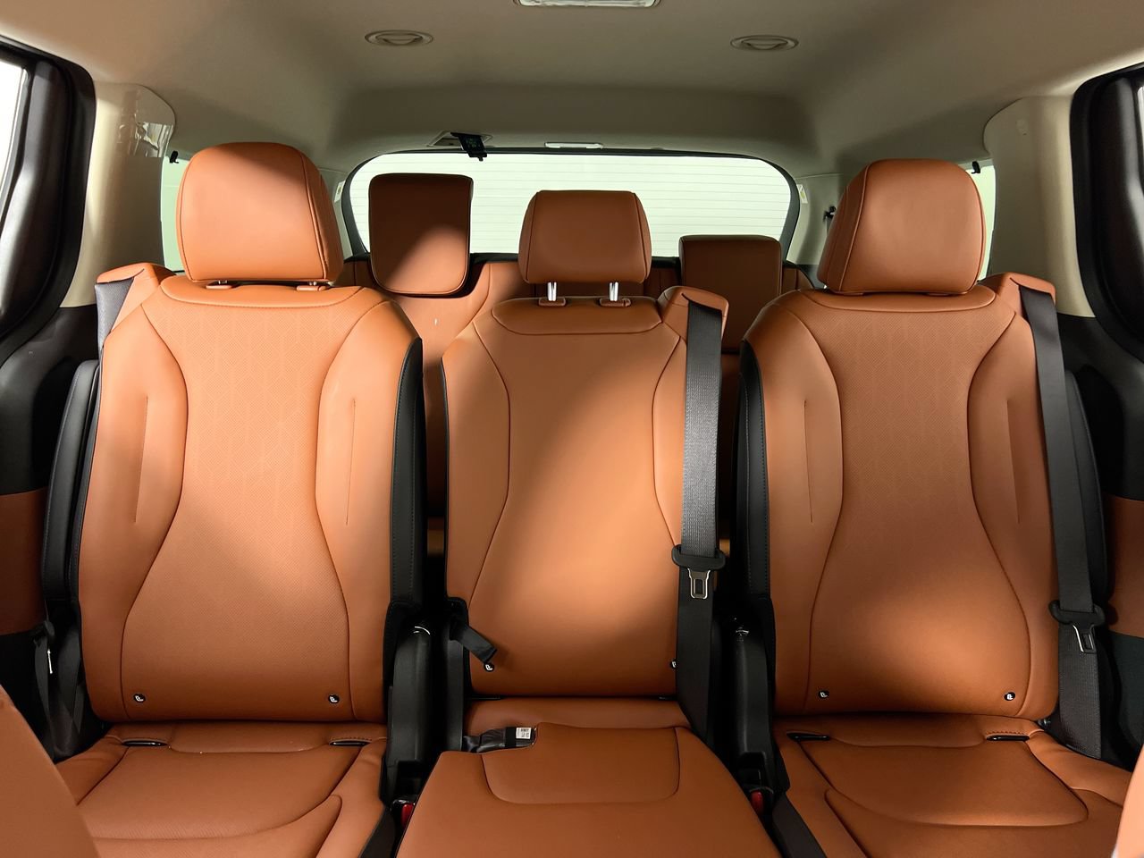 New 2026 Kia Carnival EX FWD image 33