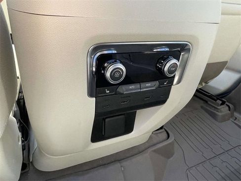 New 2026 GMC Yukon Denali w/ Denali Reserve Package image 11