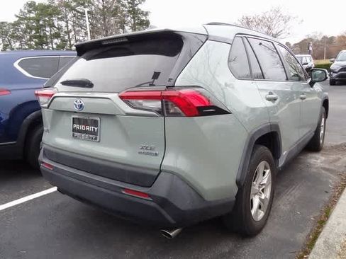 Used 2020 Toyota RAV4 XLE image 6