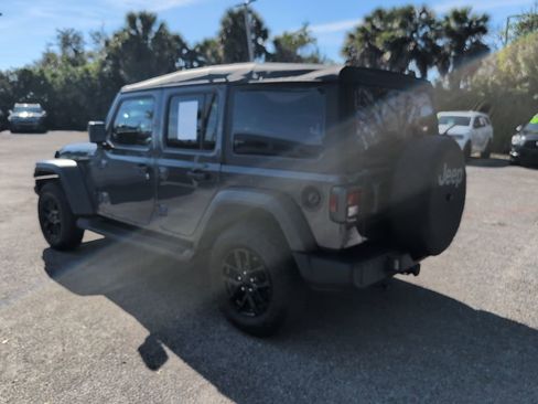 Used 2021 Jeep Wrangler Sport image 5