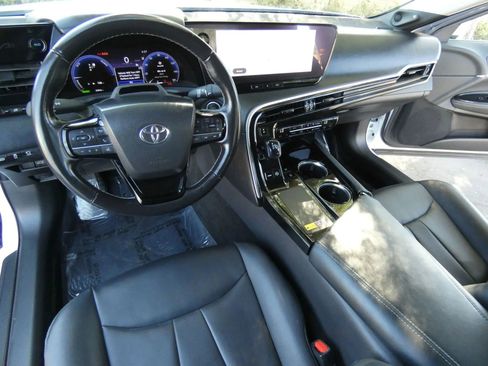 Used 2023 Toyota Mirai w/ Advanced Technology Package image 42