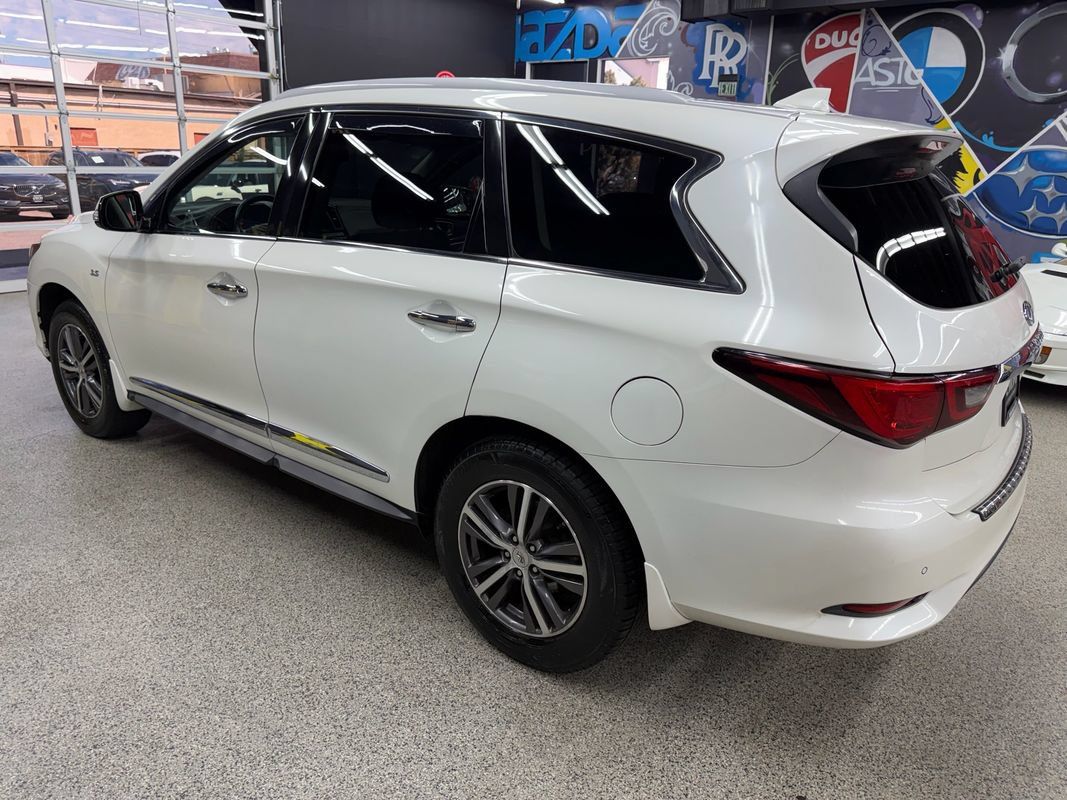 Used 2018 INFINITI QX60 Luxe w/ Premium Plus Package AWD/4WD image 3