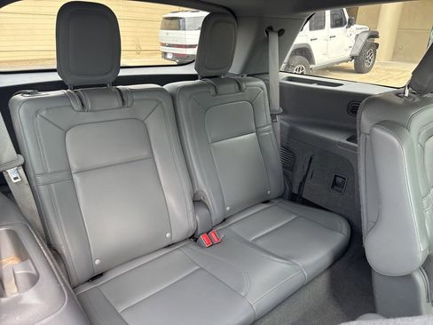 Used 2020 Lincoln Aviator Reserve w/ Equipment Group 201A AWD/4WD image 16
