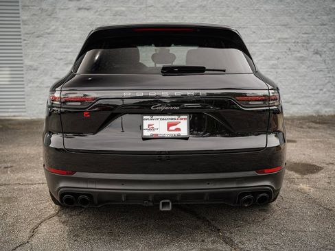 Used 2022 Porsche Cayenne Platinum Edition image 14