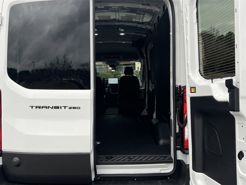 New 2026 Ford Transit 250 148 Medium Roof w/ Load Area Protection Package image 17