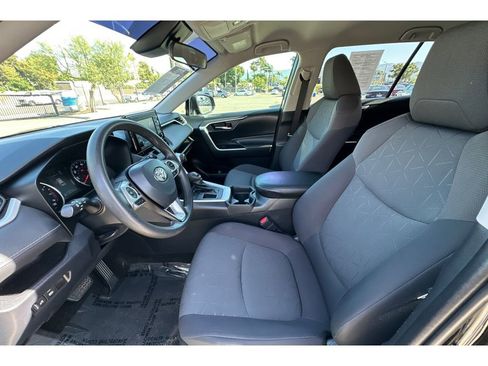 Used 2020 Toyota RAV4 XLE FWD image 10