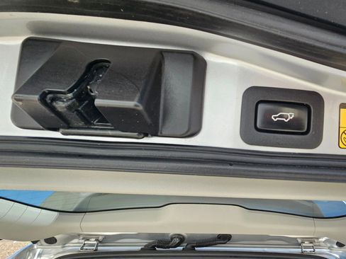 Used 2014 Lexus LX 570 4WD image 18