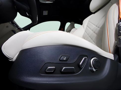 New 2026 Genesis GV70 3.5T Sport Prestige AWD/4WD image 19