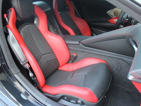 Used 2024 Chevrolet Corvette Stingray Premium Conv w/ Z51 Performance Package RWD image 25
