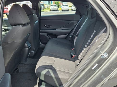 New 2025 Hyundai Elantra SEL FWD image 6