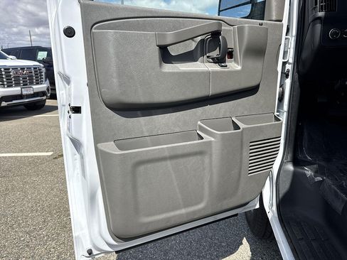 New 2026 GMC Savana 2500 w/ Driver Convenience Package RWD image 16