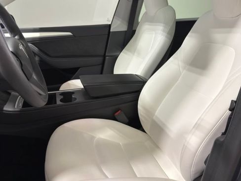 Used 2023 Tesla Model Y Long Range AWD/4WD image 4