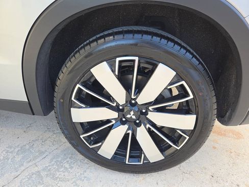 Used 2025 Mitsubishi Outlander SE FWD image 20