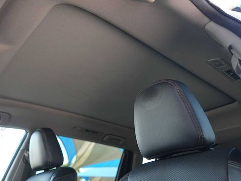 Used 2017 Toyota Highlander Limited Platinum FWD image 25