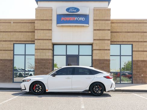 Used 2024 Honda Civic Type R image 9
