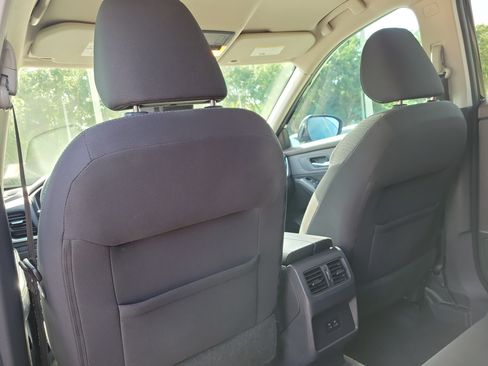 Certified 2022 Nissan Rogue SV FWD image 19