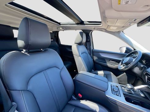 Used 2025 MAZDA CX-70 Plug-In Hybrid w/ Premium Pkg image 32