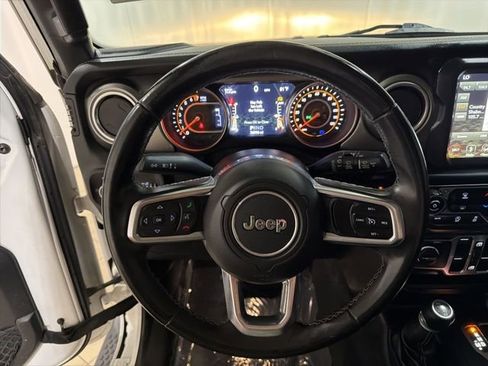 Used 2018 Jeep Wrangler Unlimited Sahara w/ Uconnect 4C Nav & Sound Group image 12