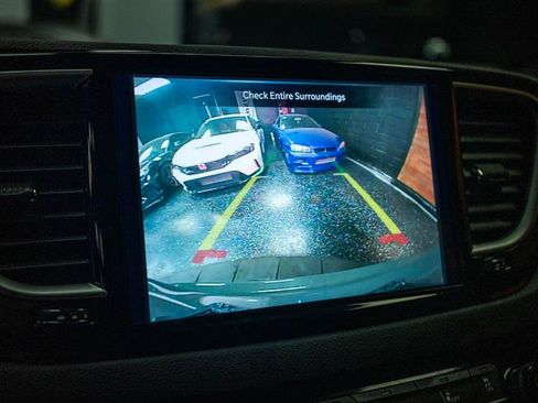 Used 2025 Chrysler Pacifica Select FWD image 20