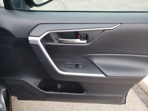 Used 2019 Toyota RAV4 XLE w/ All Weather Liner Package AWD/4WD image 18