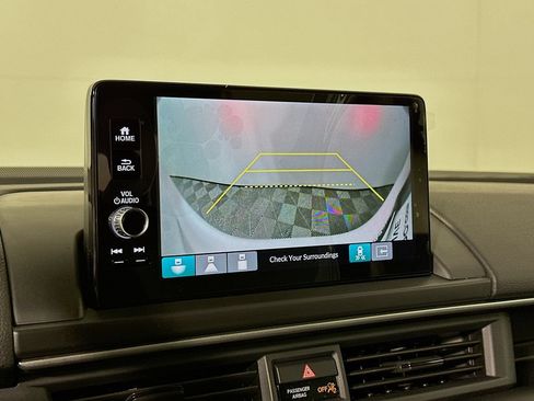 Used 2025 Honda Pilot EX-L image 23